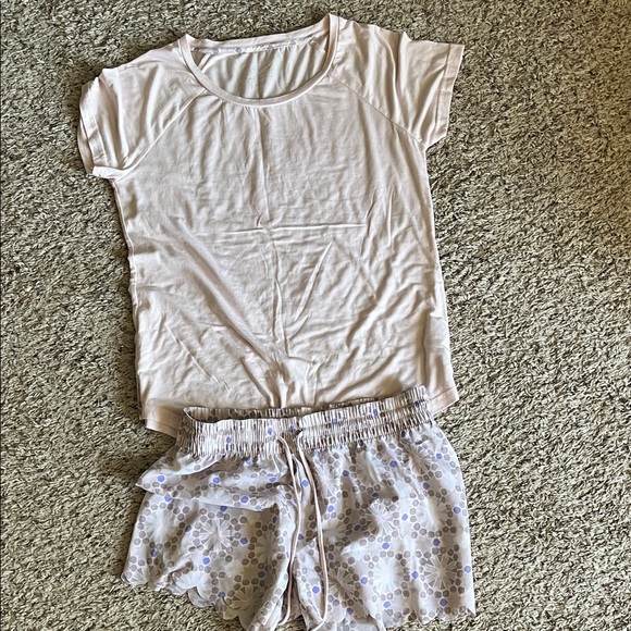 Gilligan & O'Malley Light Pink and White Floral Pajama Set - Picture 1 of 3